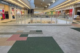 【イオンモール羽生】SHOWA NISHIKAWA 前ブリッジ