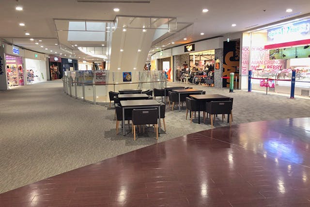 【イオンモール名古屋茶屋】3階中央ブリッジ（サーティワンアイスクリーム前）の画像