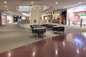 【イオンモール名古屋茶屋】3階中央ブリッジ(サーティワンアイスクリーム前)