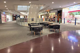 【イオンモール名古屋茶屋】3階中央ブリッジ(サーティワンアイスクリーム前)