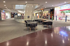 【イオンモール名古屋茶屋】3階中央ブリッジ(サーティワンアイスクリーム前)