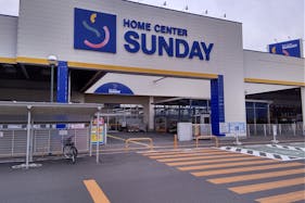 【サンデー水沢佐倉河店】風除室 食物販やプロモーション等の出店に最適なホームセンター店内のイベントスペース