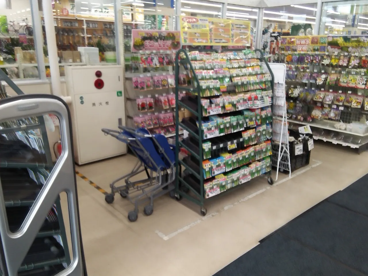 【サンデー水沢佐倉河店】風除室 食物販やプロモーション等の出店に最適なホームセンター店内のイベントスペース