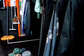 【北18条駅7分】ポップアップストアや展示会・撮影に最適!24時間利用可な鏡付きコンパクトイベントスペース「レンタルスタジオエイジュ札幌北18条」