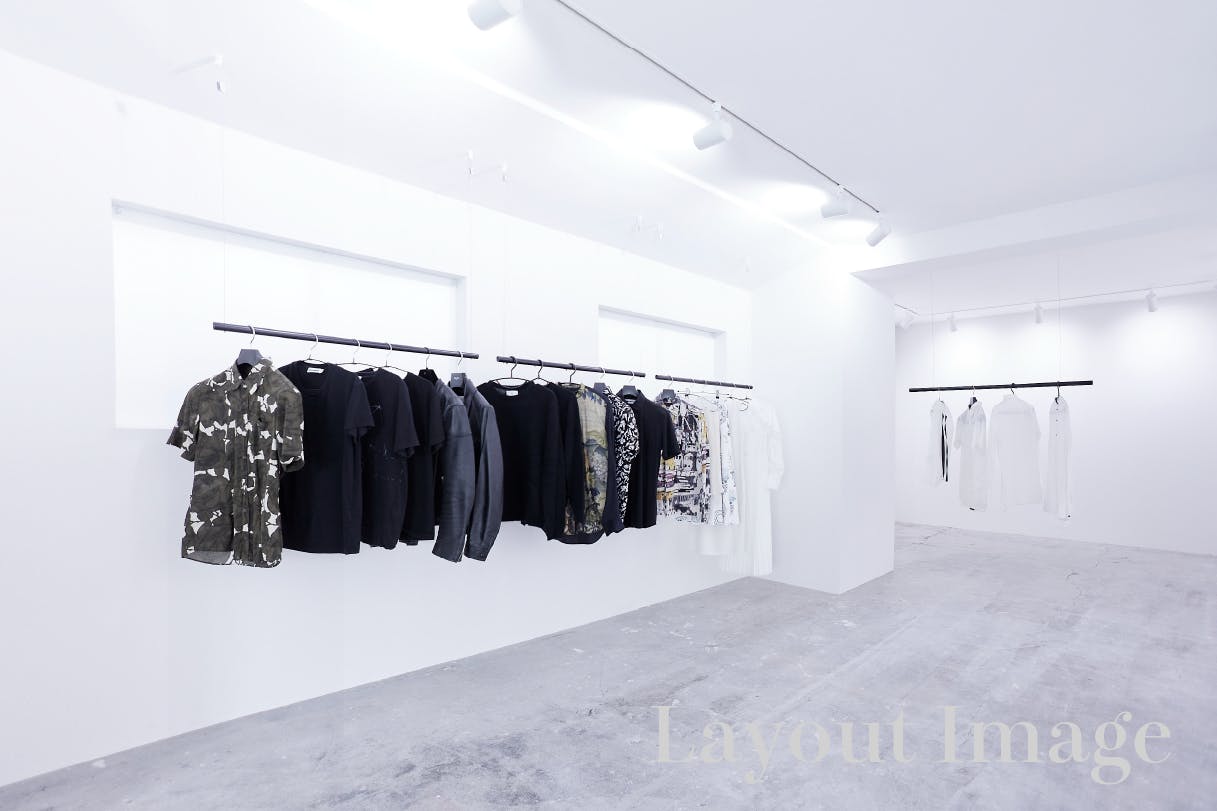 【表参道駅8分 /明治神宮前駅4分】数々の有名な人気ショップが立ち並ぶキャットストリート沿いの路面スペースです。搬入搬出もしやすく「個展」「展示会、ポップアップストア」等に最適