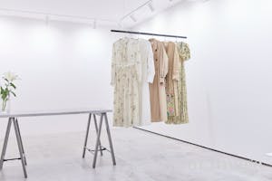 【表参道駅8分 /明治神宮前駅4分】数々の有名な人気ショップが立ち並ぶキャットストリート沿いの路面スペースです。搬入搬出もしやすく「個展」「展示会、ポップアップストア」等に最適