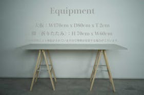 【表参道駅8分 /明治神宮前駅4分】数々の有名な人気ショップが立ち並ぶキャットストリート沿いの路面スペースです。搬入搬出もしやすく「個展」「展示会、ポップアップストア」等に最適