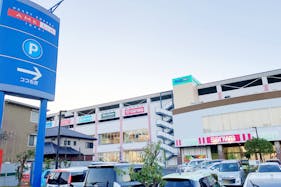 【アメリア稲城三和ランド通り店1F】物販や販促プロモーションに最適なインフォメーション前のレンタルスペース