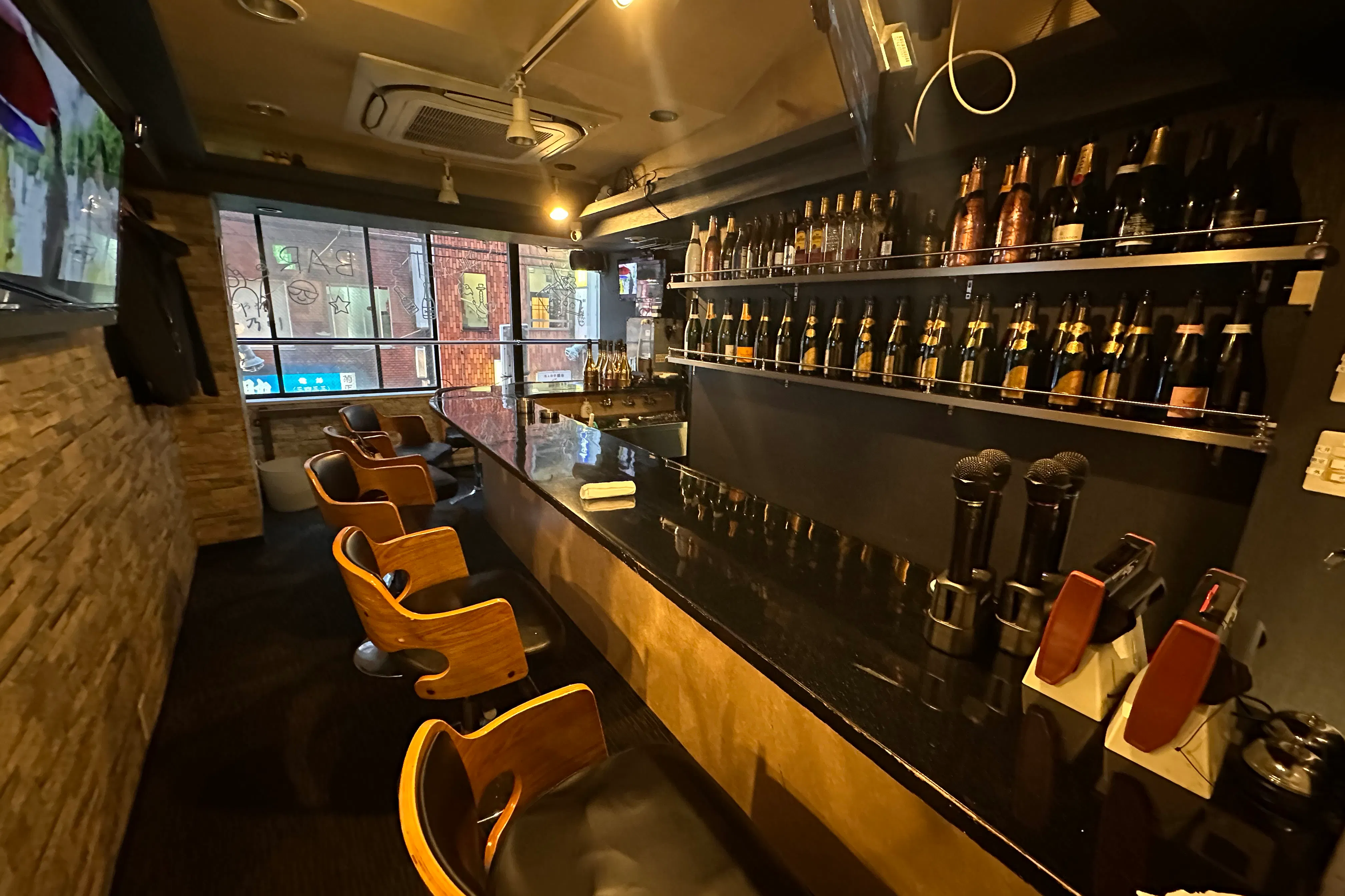 【新橋駅1分】駅チカで飲食店を活用した音楽や演劇も行えるレンタルスペース