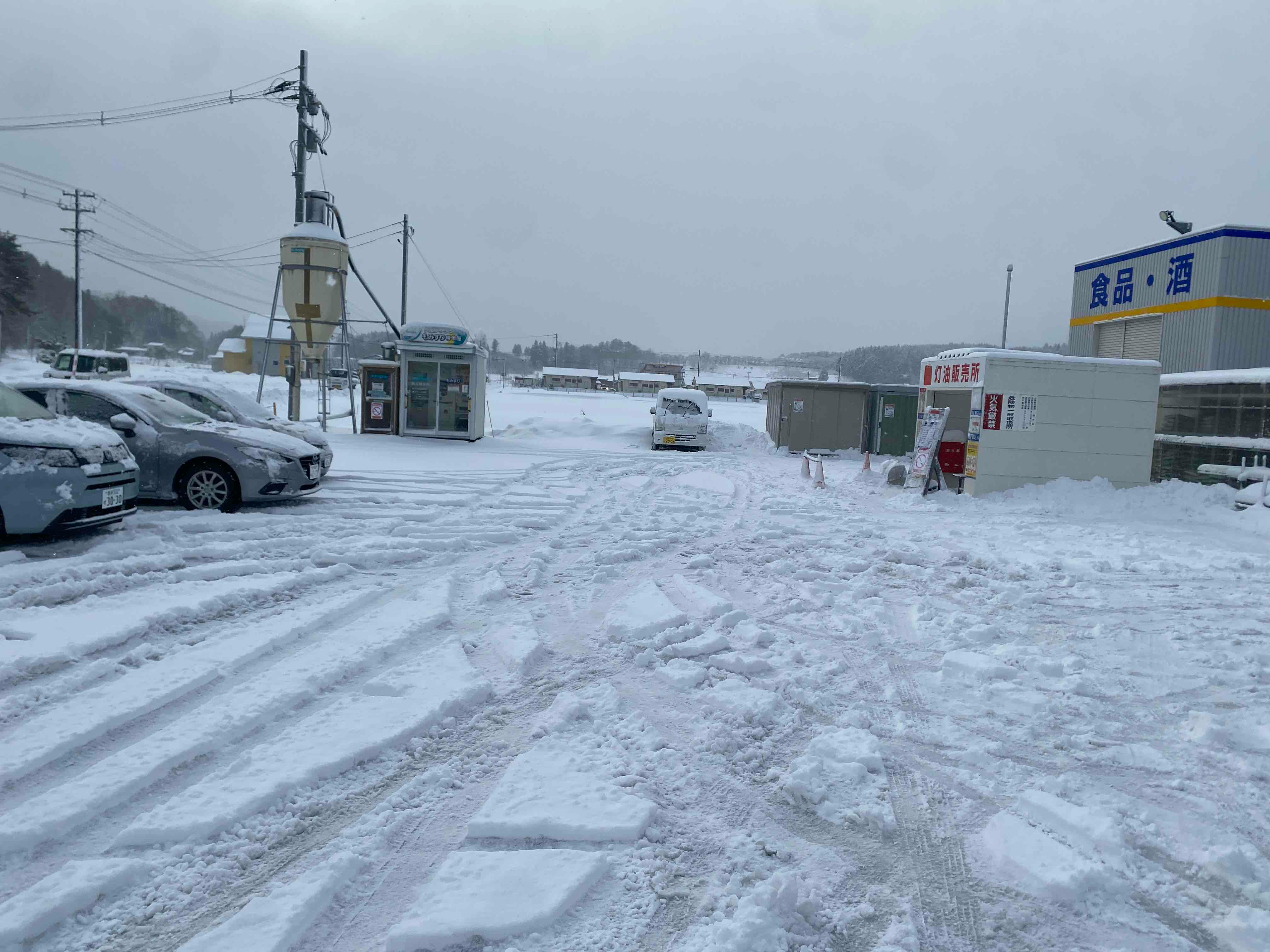 【ホームマート九戸店】屋外駐車場①　キッチンカーの出店に最適なホームセンター内駐車場の屋外イベントスペースの画像