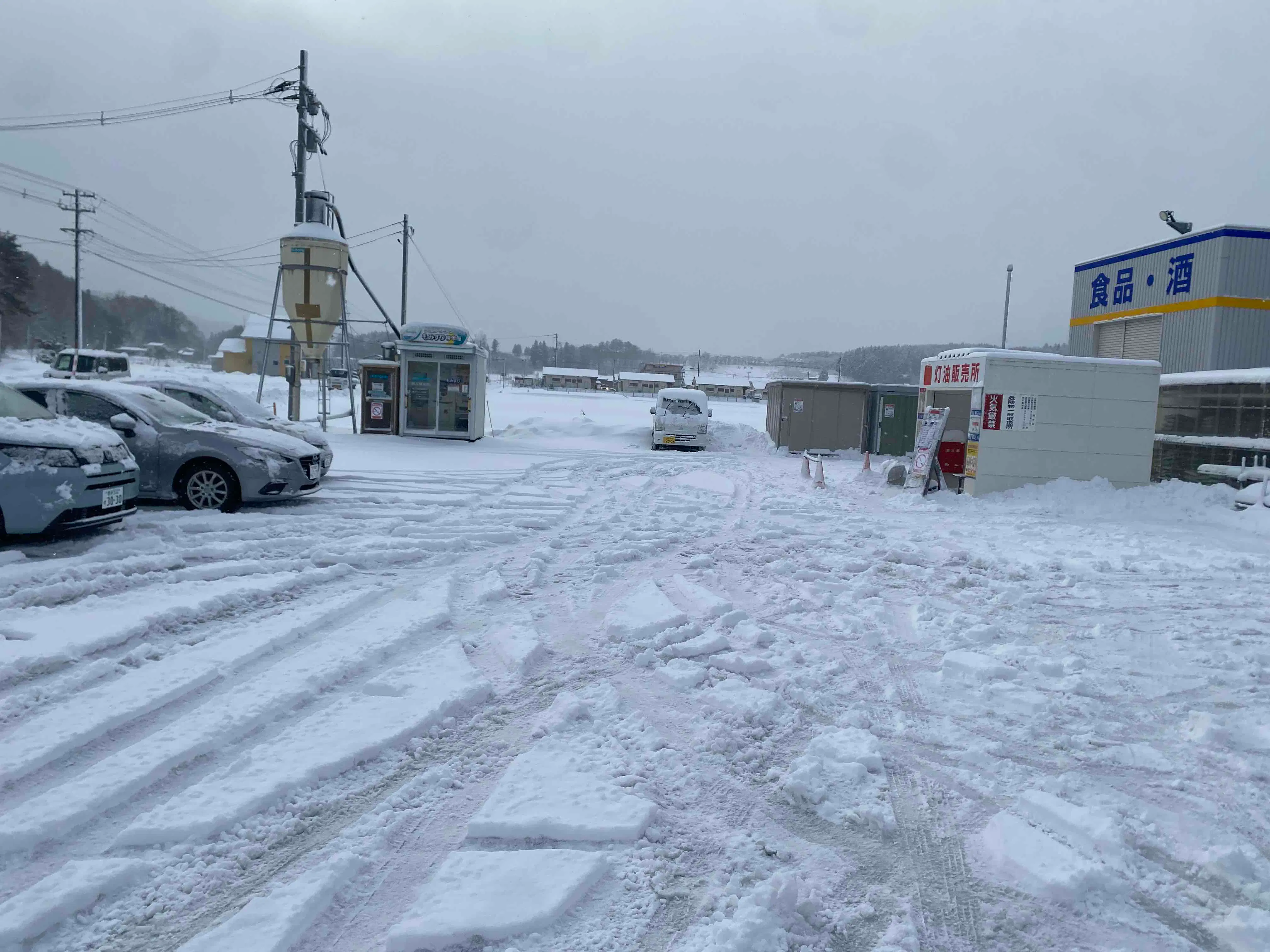 【ホームマート九戸店】屋外駐車場①　キッチンカーの出店に最適なホームセンター内駐車場の屋外イベントスペースの画像