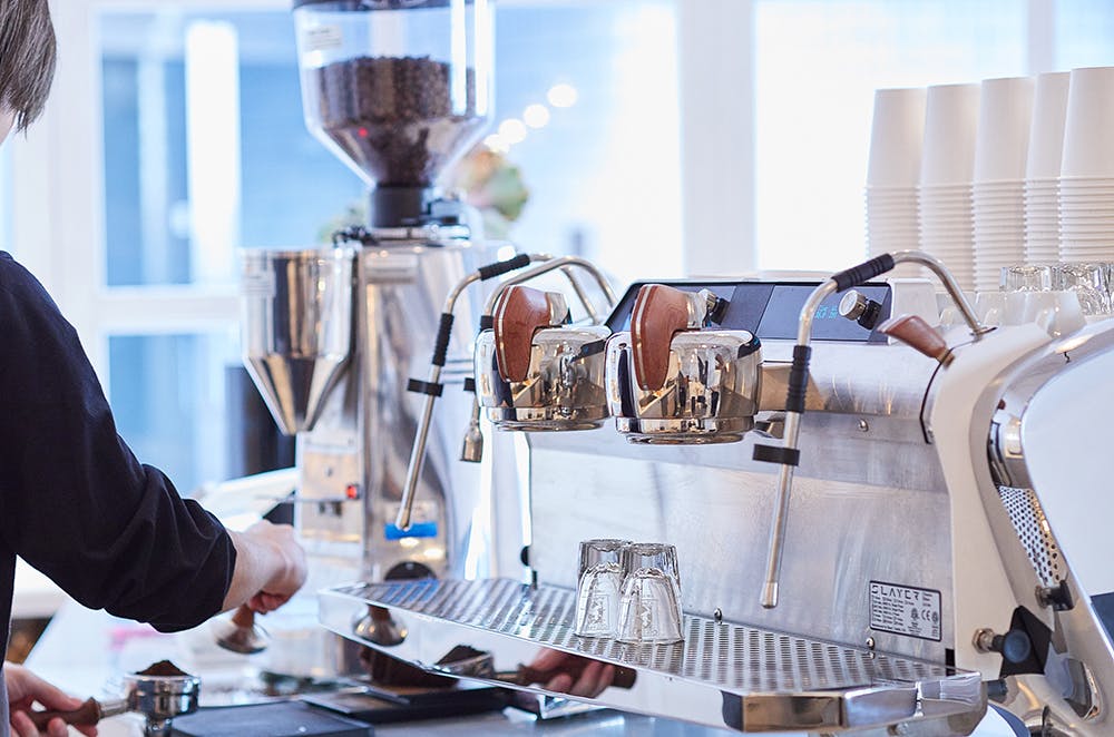 【 代官山駅5分 / メイン通り1F 路面 】 クリエイティブなキュレーション型