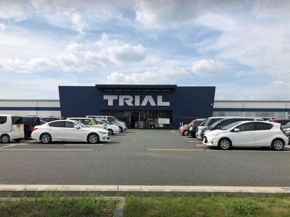 【メガセンタートライアル大津店】キッチンカーの出店が可能な屋外スペースⒷキッチンカースペース【入口正面右側】