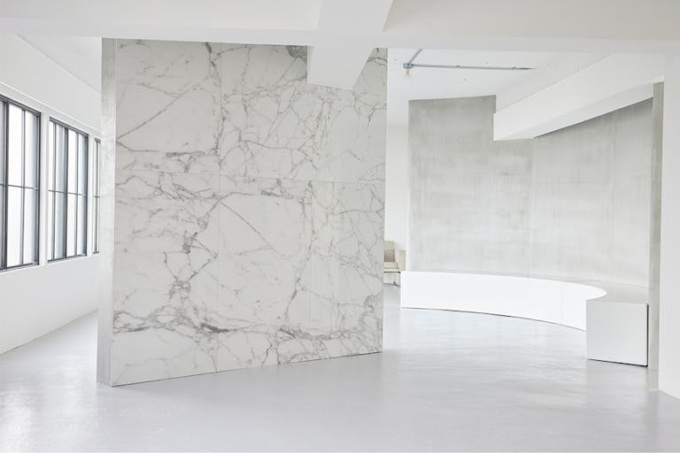 【祐天寺駅10分】展示会や撮影に適した白いシンプルながらアーチが特徴のスタジオの画像8