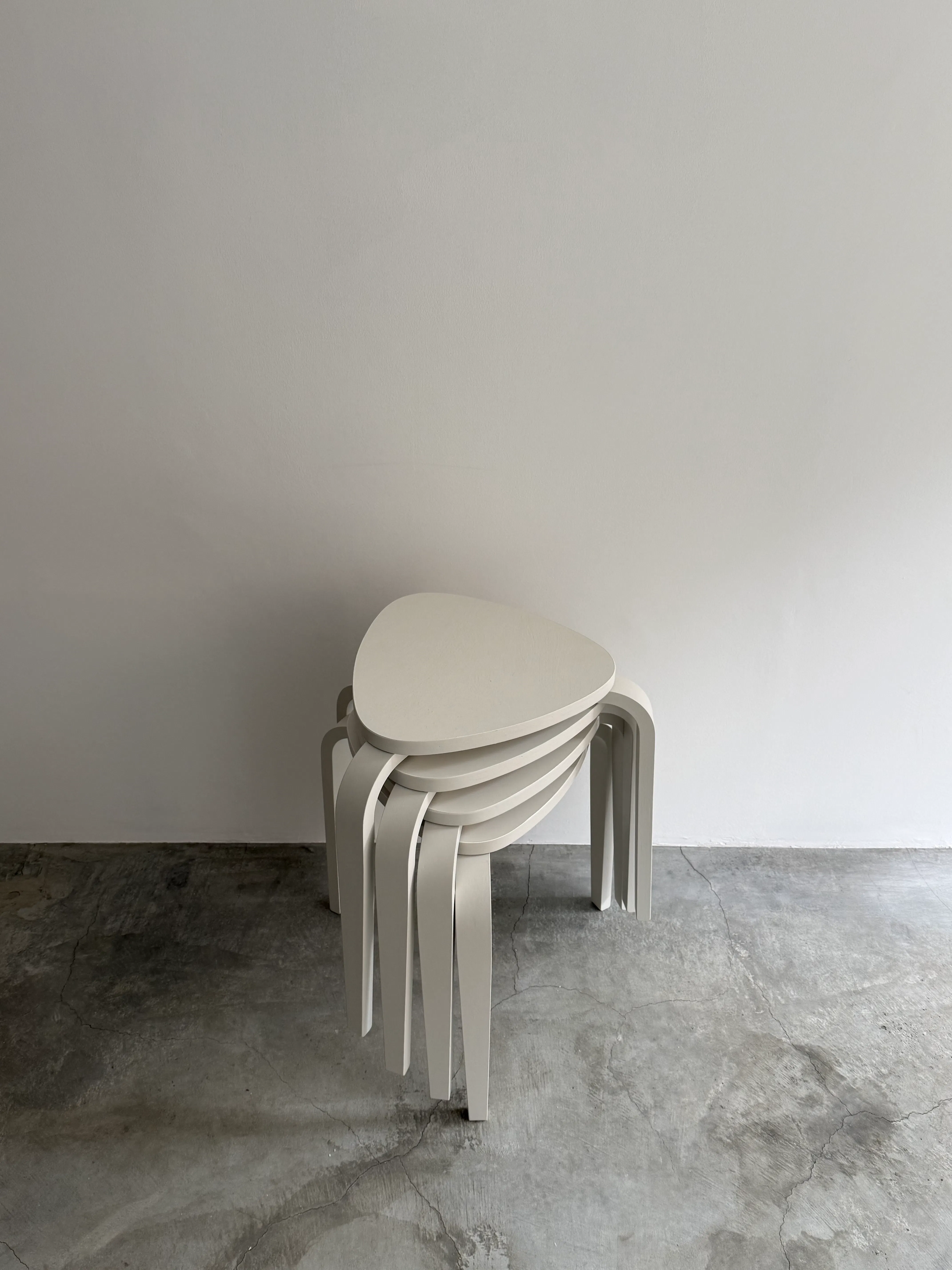 【代官山駅5分】展示・ポップアップ・撮影に最適な白壁×コンクリート床のミニマルなレンタルギャラリー