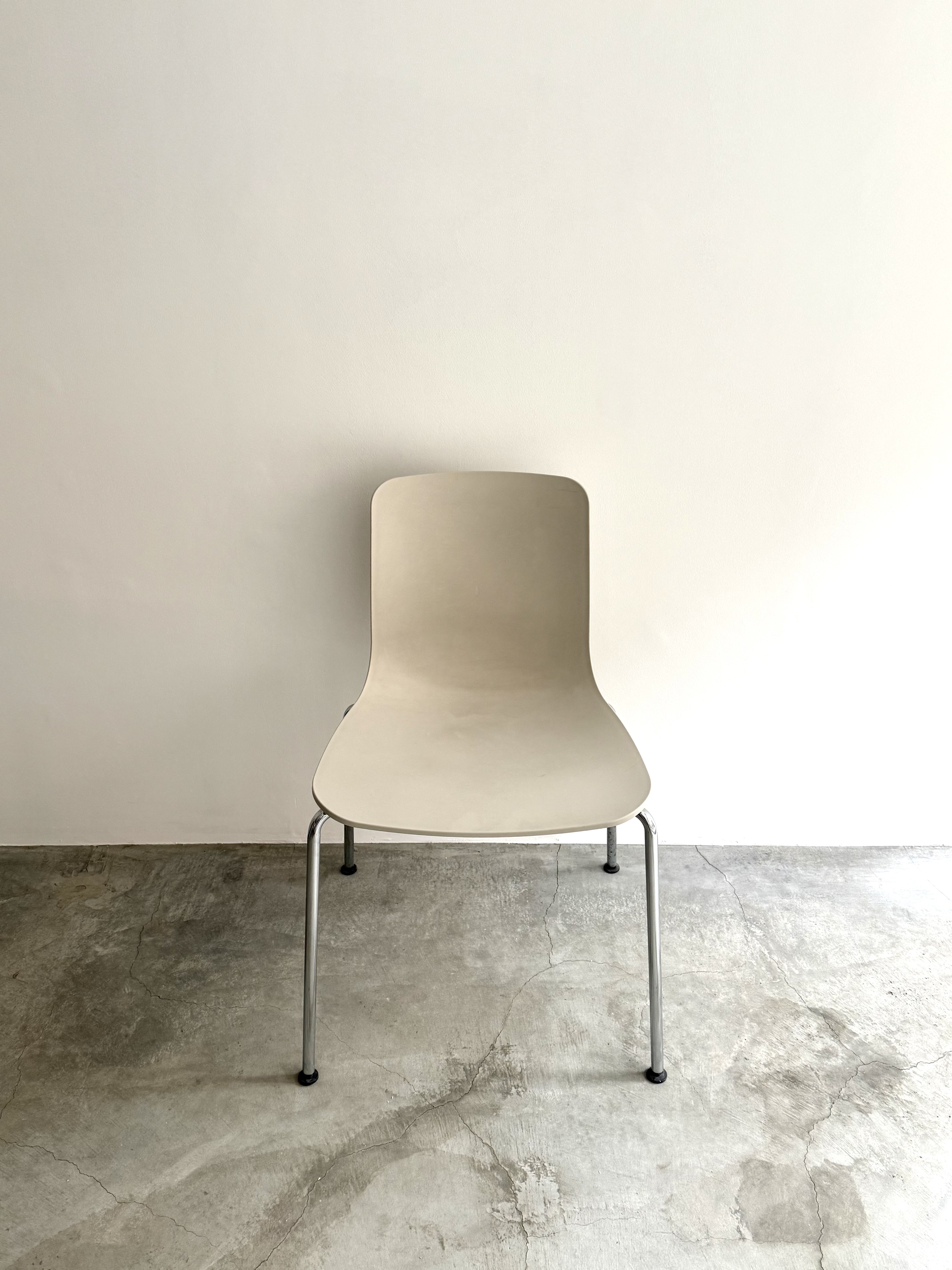 【代官山駅5分】展示・ポップアップ・撮影に最適な白壁×コンクリート床のミニマルなレンタルギャラリー