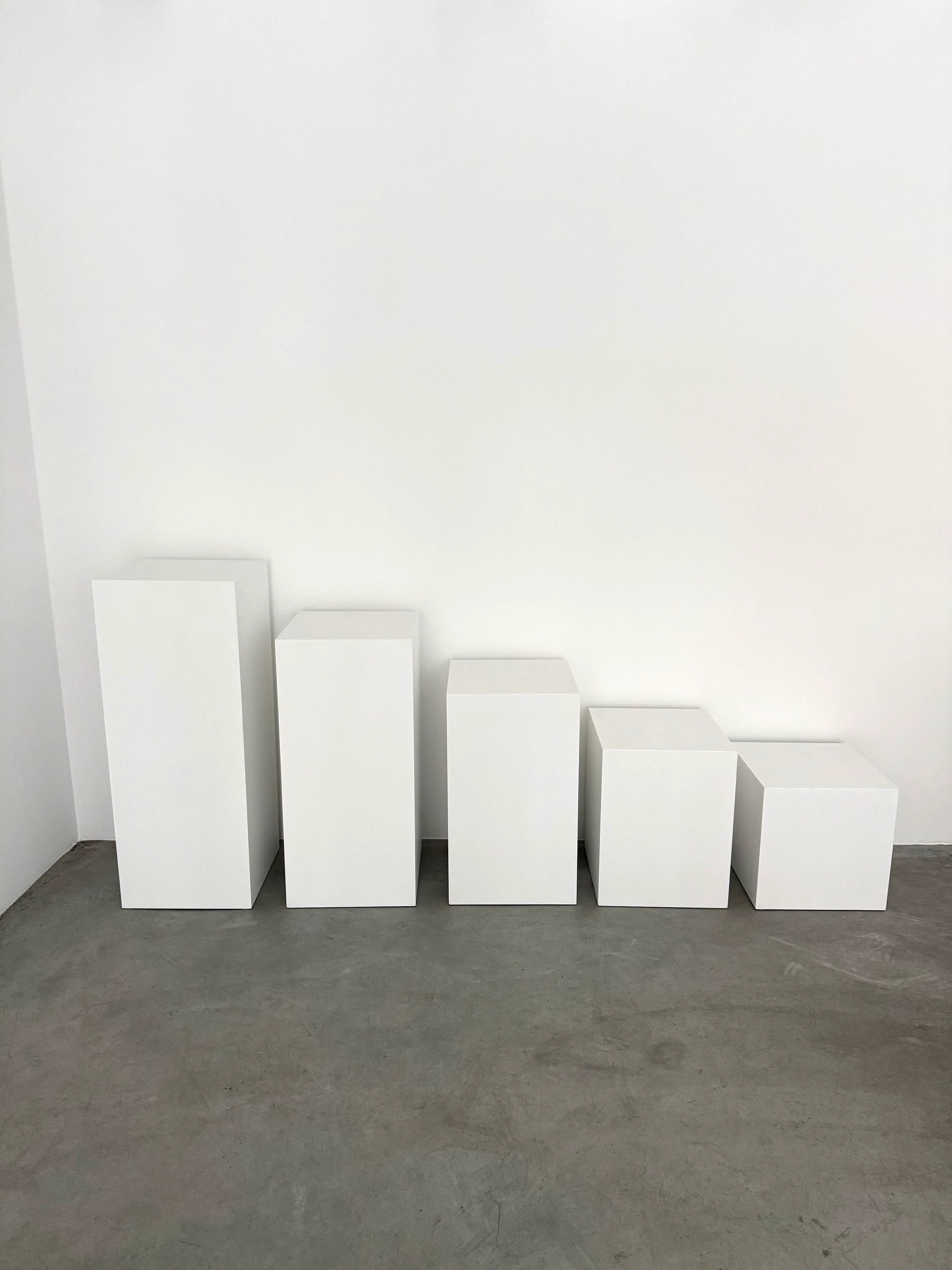 【代官山駅5分】展示・ポップアップ・撮影に最適な白壁×コンクリート床のミニマルなレンタルギャラリー