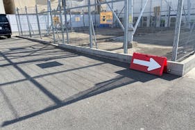 【フィッシングマックス武庫川店】キッチンカーやプロモーションに最適な店舗前駐車場スペース