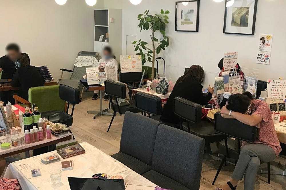 【中村日赤駅3分】最大100名規模で利用可能!イベントやパーティー、撮影に最適な自然光が豊かな白壁内装が特徴のテラス付きイベントスペース「MASA cafe」