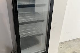 【桜川駅1分】展示会やアパレル系の受注販売会、各種ポップアップに最適!備え付け什器が豊富でアクセス環境抜群のギャラリースペース