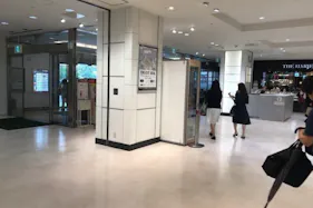 【新百合ヶ丘エルミロード】新百合ケ丘エルミロード1階柱周り