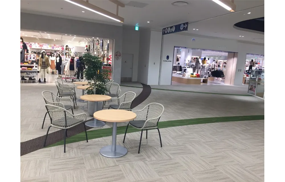 【ららぽーと名古屋みなとアクルス】3階 中央スペース
