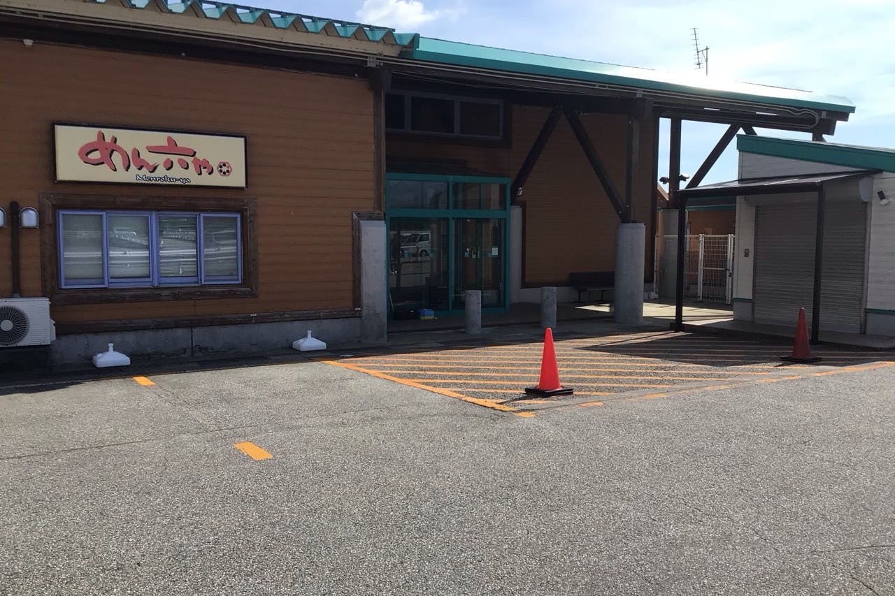 【ダイナム入善店】キッチンカーやプロモーションイベントの開催に最適なアミューズメント施設のイベントスペース