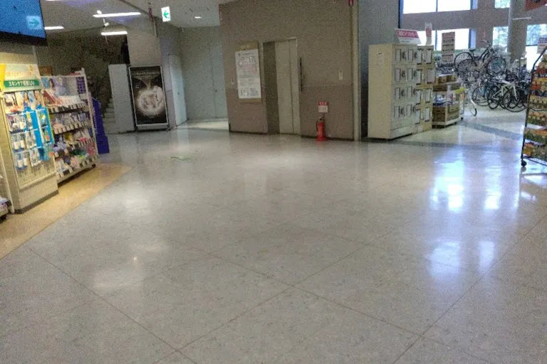 【イオン旭川永山店】化粧品売場横柱前の画像1