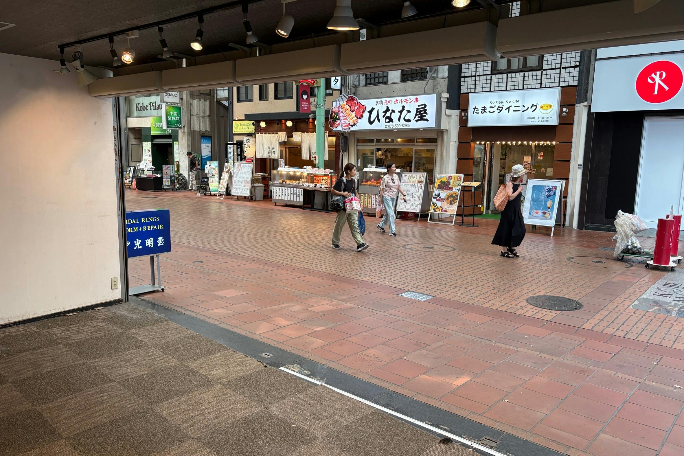 【神戸 元町商店街】 ポップアップストアやPRイベントに最適!神戸元町商店街アーケード内の交差点角地の3丁目イベントスペース