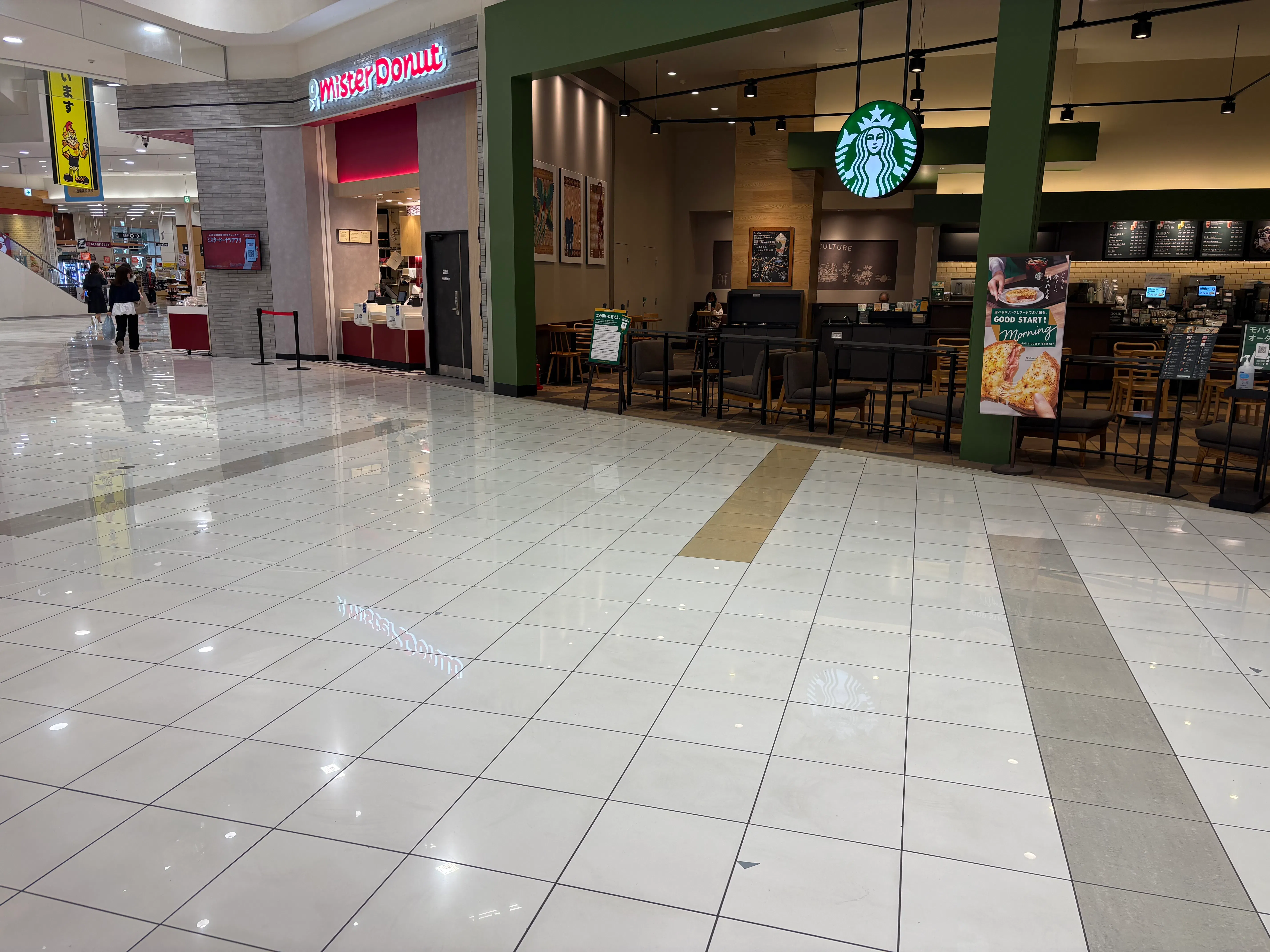 【イオンモール柏*】1Fスターバックス前の画像