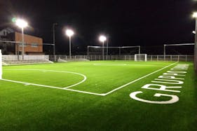 【和歌山県紀の川市】撮影やイベントに最適な高級感漂う900㎡プール付きの広大な撮影スタジオ