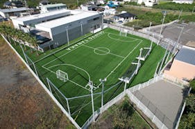 【和歌山県紀の川市】撮影やイベントに最適な高級感漂う900㎡プール付きの広大な撮影スタジオ