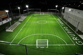 【和歌山県紀の川市】撮影やイベントに最適な高級感漂う900㎡プール付きの広大な撮影スタジオ