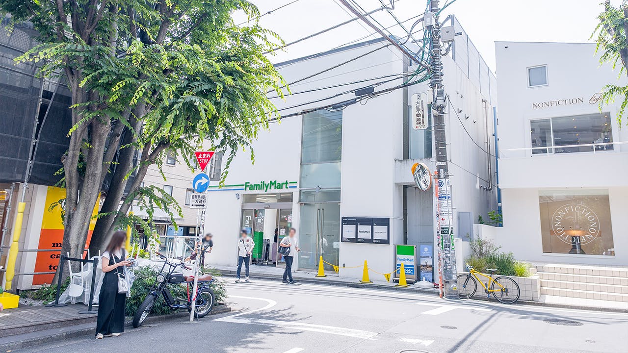 【代官山駅目の前】天井高最大8.6mを誇る120㎡の広々空間に差し込む自然光。展示会・受注会・商用撮影に最適な都会的ギャラリー