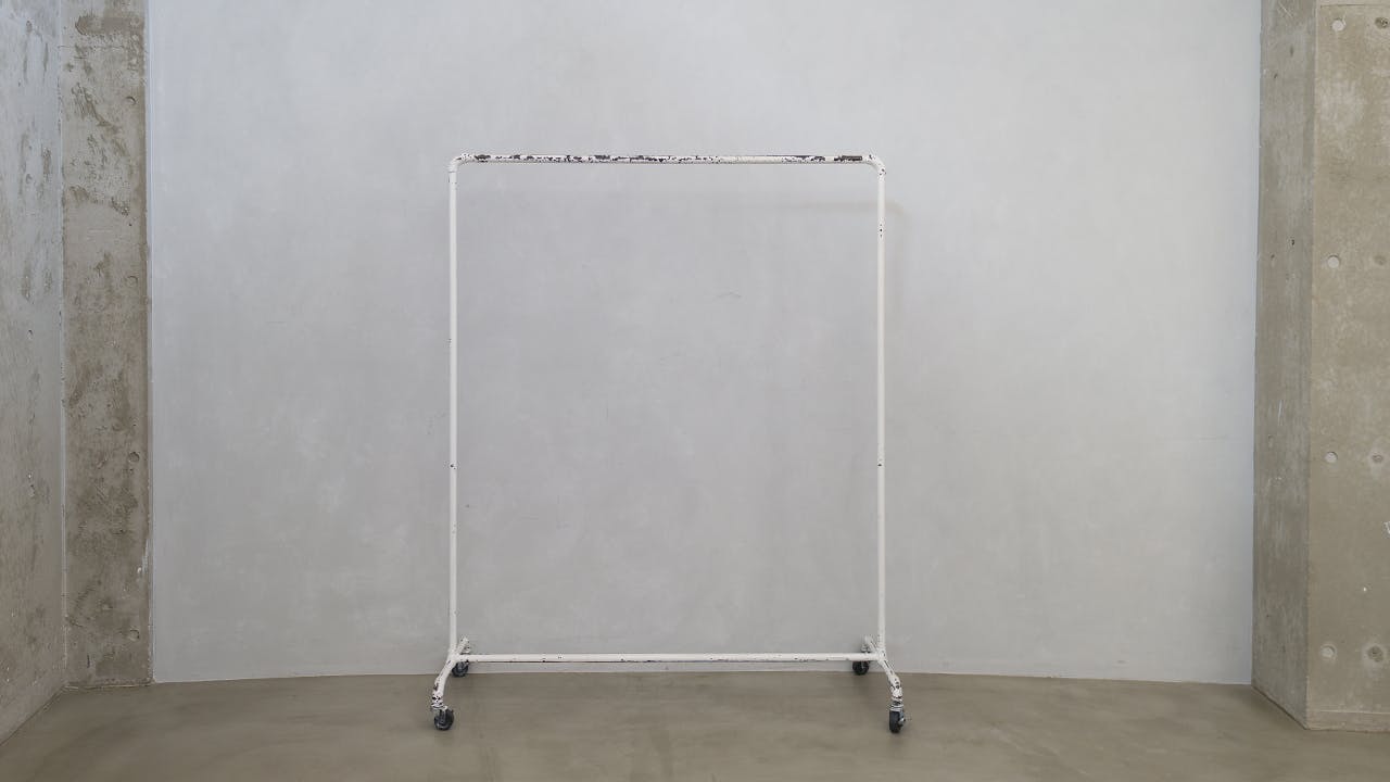 【代官山駅目の前】天井高最大8.6mを誇る120㎡の広々空間に差し込む自然光。展示会・受注会・商用撮影に最適な都会的ギャラリー