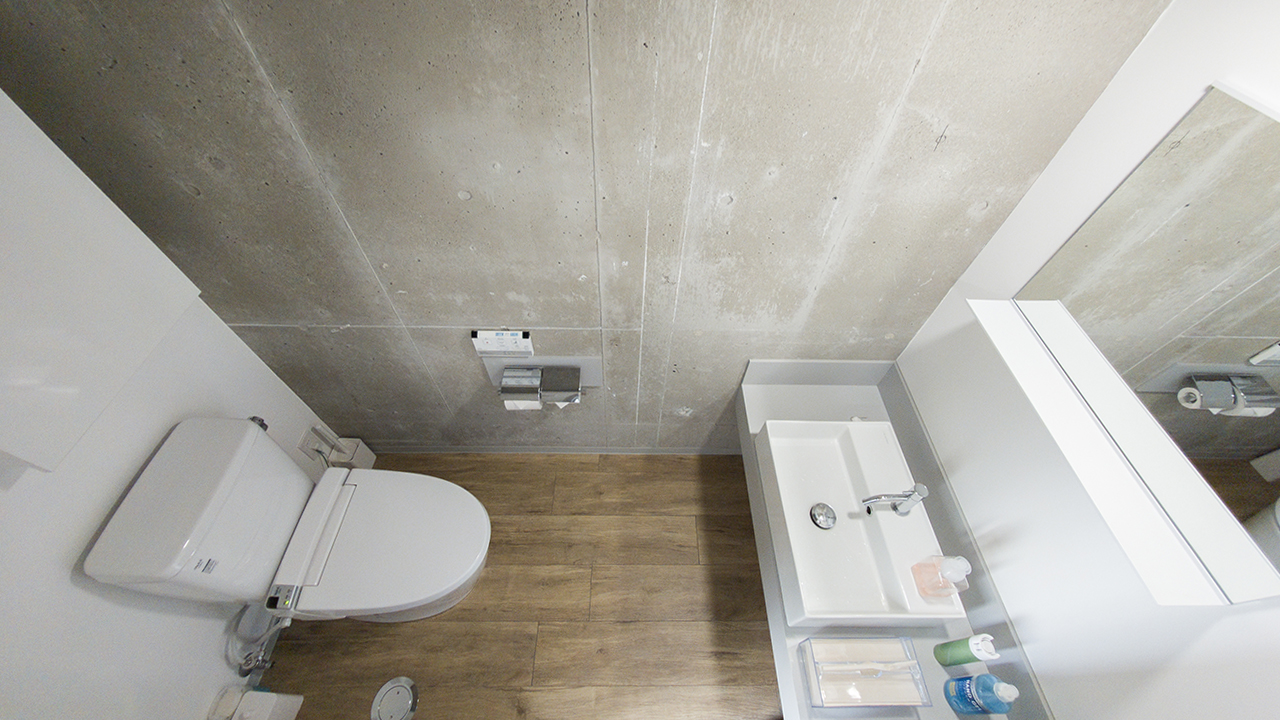 【代官山駅目の前】天井高最大8.6mを誇る120㎡の広々空間に差し込む自然光。展示会・受注会・商用撮影に最適な都会的ギャラリー