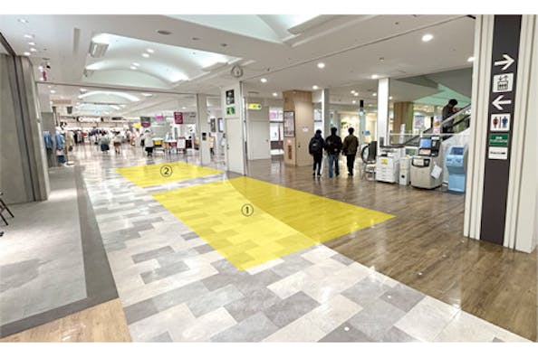 【イオン新浦安SC】プロモーションや物販に最適な2Fプラザエスカレーター前スペース