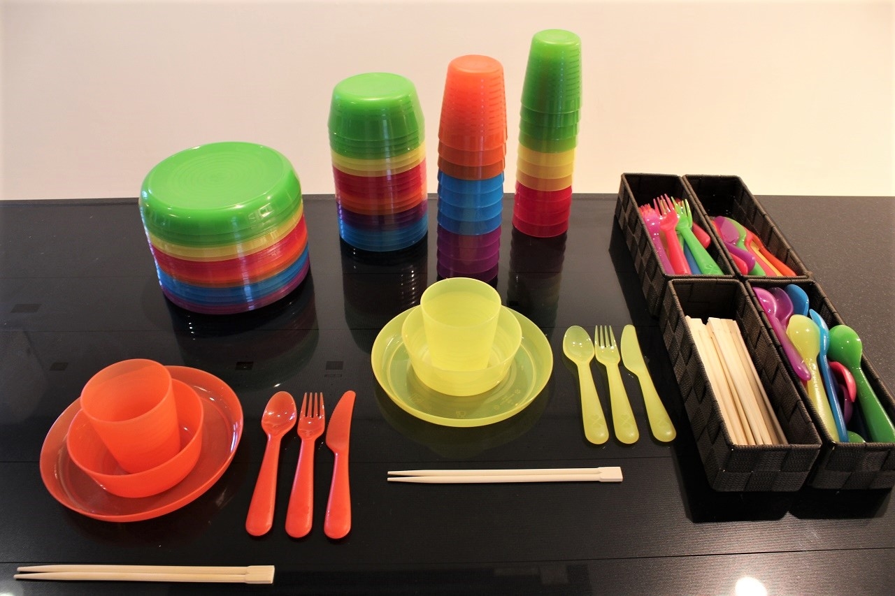 【400円】プラスチック食器＆カトラリー２４個セット