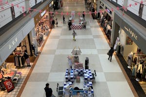 【イオンモール山形南/1階D面】物販や食物販、展示会やプロモーションイベントに最適なメイン動線上でテナントに囲まれた通行量の多いイベントスペース