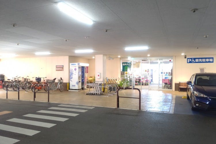 【マミーマート神明町】販促プロモーションに最適な1階エスカレーター横のイベントスペース