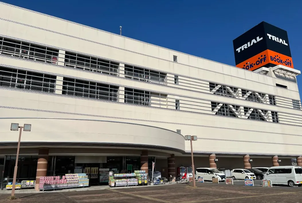 【メガセンタートライアル伊勢崎中央店】NEW！食物販やPR活動に最適な「Ⓑ 2F東側 ブックオフ前」　※買取系催事NG