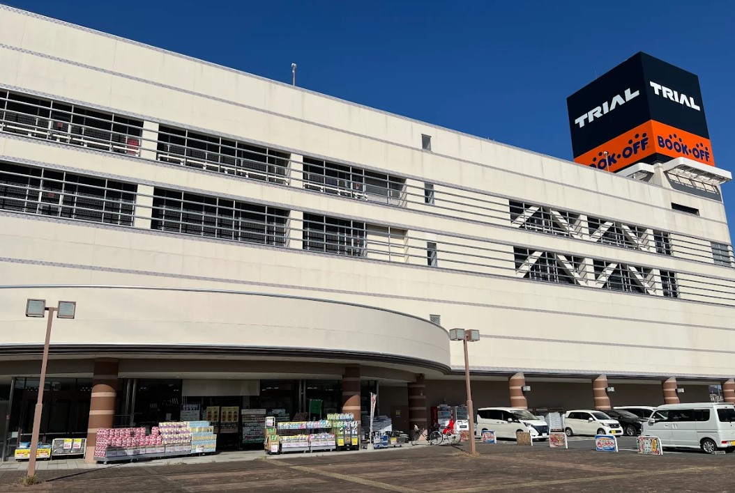 【メガセンタートライアル伊勢崎中央店】NEW！食物販やPR活動に最適な「Ⓑ 2F東側 ブックオフ前」　※買取系催事NG