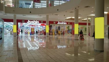 【イオンモール草津】モール内広告 柱巻きの画像
