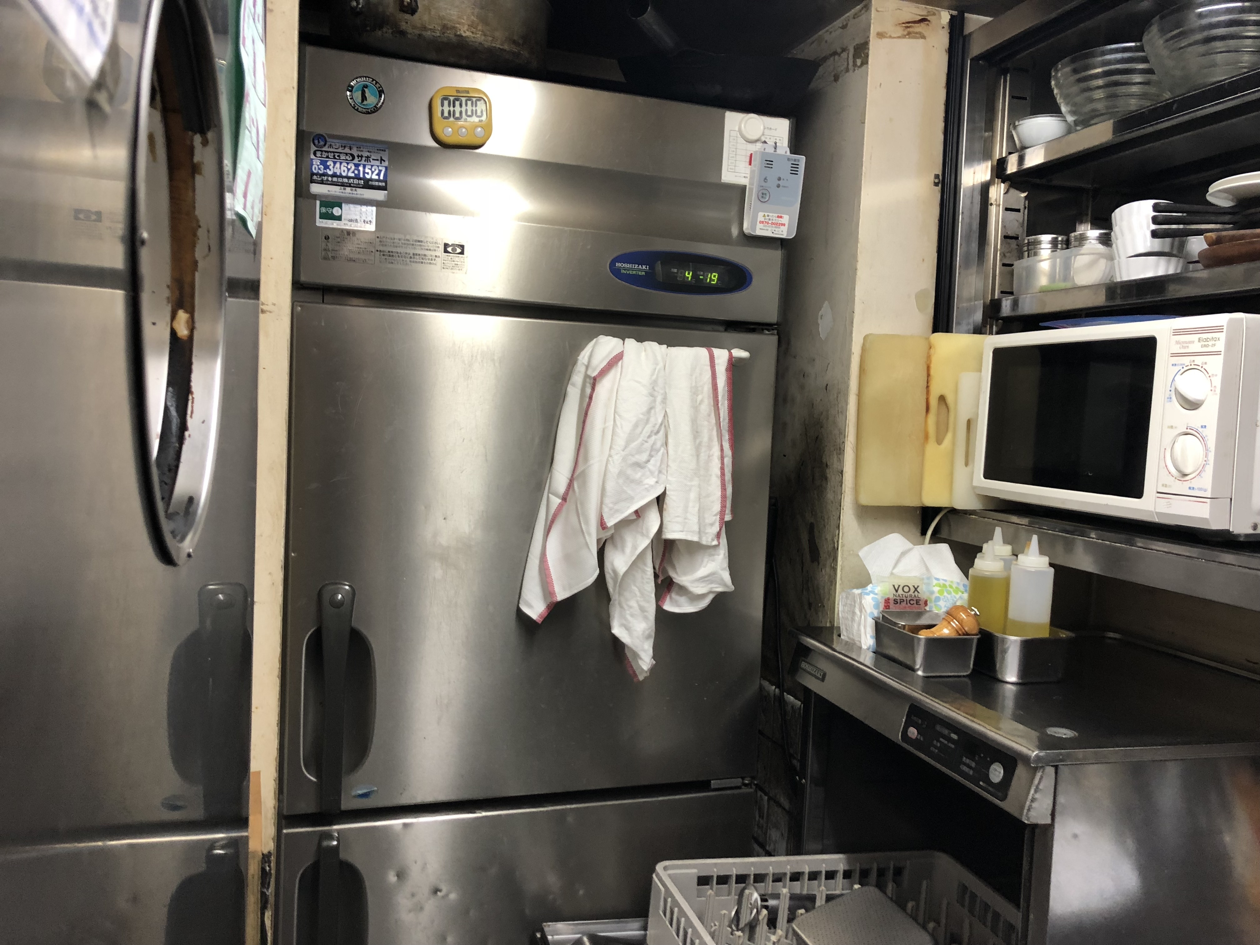 【表参道駅4分】イベントに最適 青山通りから1本入った場所にある赤煉瓦物件（2F）