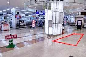 【マリンピアショッピングセンター専門館】各種プロモーションや物販、食物販のポップアップストアに最適な1F正面入口柱横の催事イベントスペース