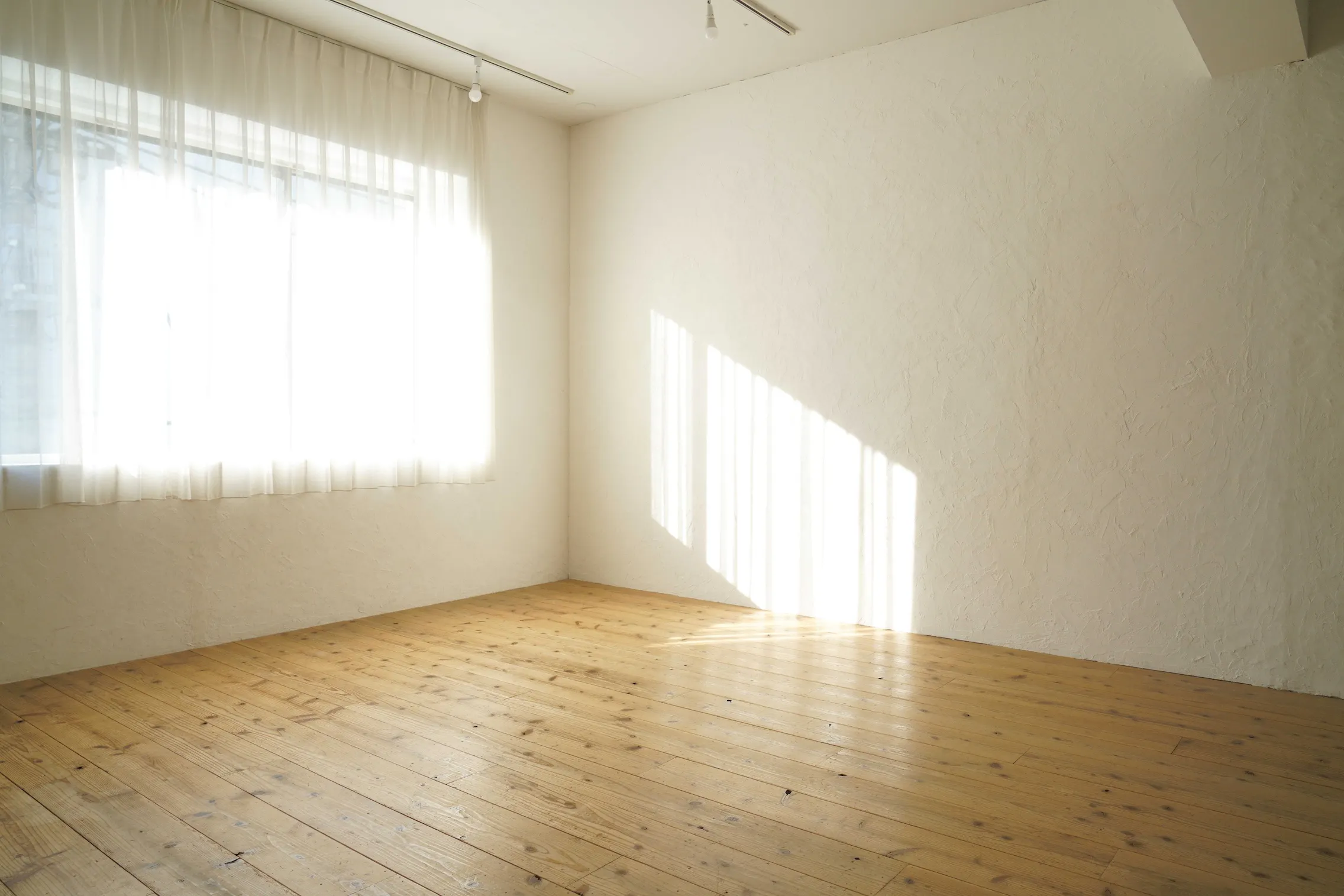 【池尻大橋8分】中目黒からもアクセス可能・目黒川すぐ・フロア独占85㎡・展示会・ポップアップに最適な木の素材が優しい雰囲気を出すスタジオスペース