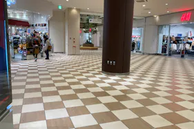 【ララガーデン川口】1階 中央②