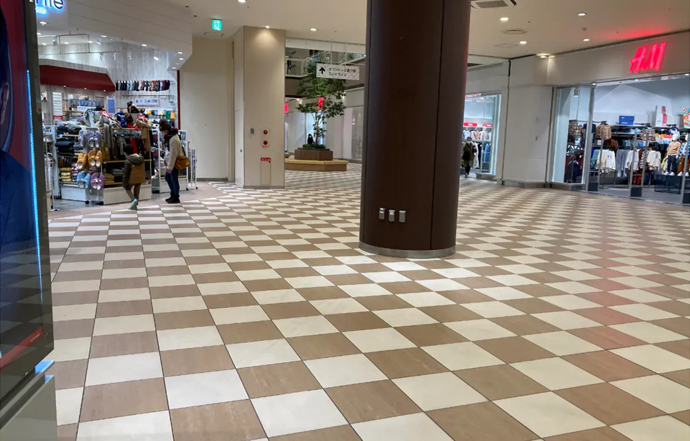 【ララガーデン川口】1階 中央②