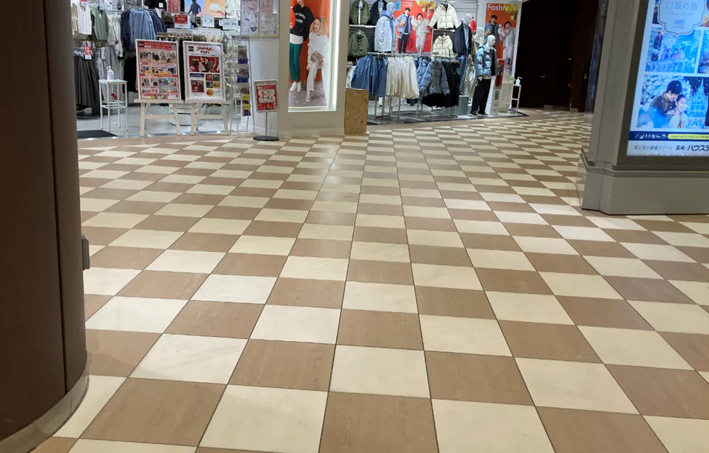 【ララガーデン川口】1階 中央②