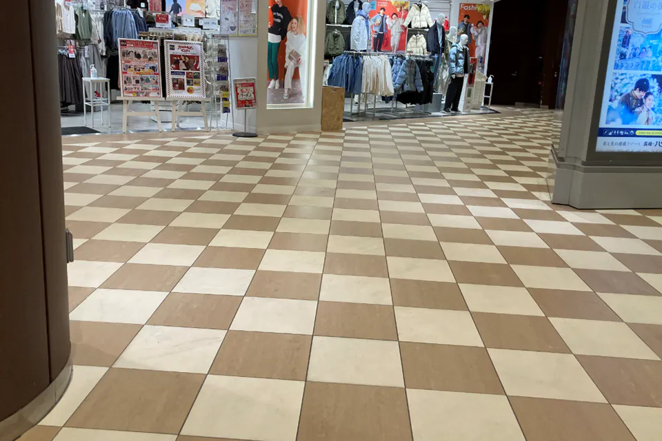 【ララガーデン川口】1階 中央②